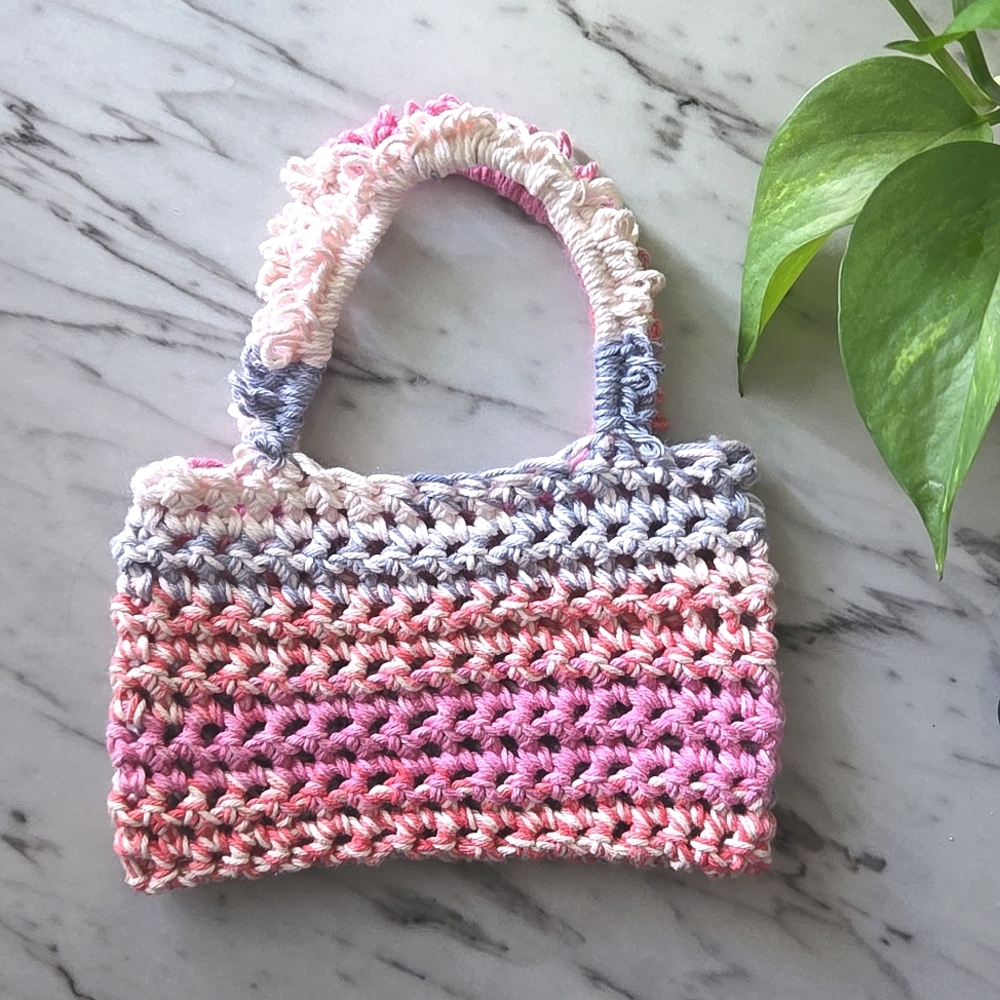 Handmade Knit Mini Purse - Picture 4 of 9